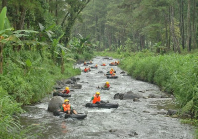 tubing banyuwangi, tubing tour banyuwangi, banyuwangi trip adventure, wisata tubing banyuwangi