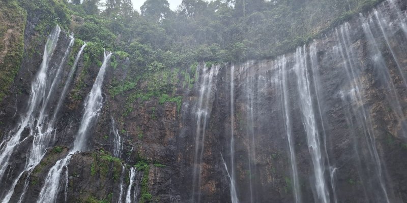 4D3N Shared Trip from Bali to Tumpak Sewu, Mount Bromo & Ijen Crater – Return to Bali 4D3N Bali to Bromo, Tumpak Sewu & Ijen Shared Trip Join a 4D3N shared trip from Bali to Mount Bromo, Tumpak Sewu Waterfall, and Ijen Crater. Includes ferry, Accomodation, Meals, with return transfer to Bali. 4D3N shared trip from Bali, Bali to Mount Bromo tour, Bali to Tumpak Sewu tour, Bali to Ijen Crater tour, Banyuwangi Ijen Travel