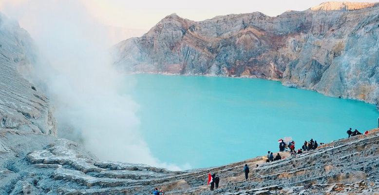 Wisata Djawatan, Bedul, Pulau Merah - Ijen 2hari Detail Wisata Mangrove Bedul - Pulau Merah - Kawah Ijen 2 Hari Trip Wisata Mangrove Bedul - Pulau Merah - Kawah Ijen 2 Hari pantai bedul, wisata mangrove bedul, pulau merah, pantai pulau merah, kawah ijen, blue fire ijen Banyuwangi Ijen Travel