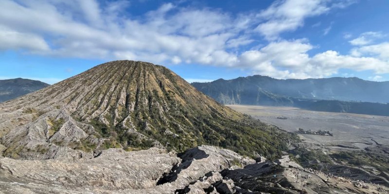 Ijen & Bromo 3D2N – Bali to Surabaya/ Malang Ijen & Bromo 3D2N Tour – From Bali to Surabaya or Malang 3D2N Bali to Ijen & Bromo Tour – Blue Fire, Crater Lake & Sunrise | End in Surabaya or Malang Bali to Ijen Bromo tour, Ijen Bromo 3D2N, Ijen blue fire tour, Bali to Java volcano trip, Bromo sunrise tour,  Banyuwangi Ijen Travel