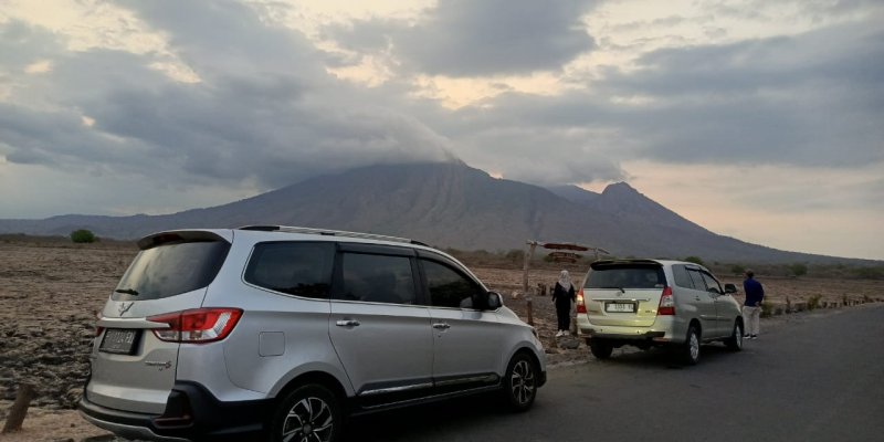 Jasa Angkutan Banyuwangi Online Service  Jasa angkutan online di Banyuwangi utk jelajahi tujuan wisata di Banyuwangi atau utk keperluan pribadi Anda Taxi Online Banyuwangi I Yuk keliling wisata Banyuwangi atau antar ke lokasi tujuan keperluan Anda dgn menggunakan Jasa Angkutan Banyuwangi Online Service    jasa angkutan banyuwangi, angkutan banyuwangi online, jasa angkutan online, keliling wisata banyuwangi, taxi  Banyuwangi Ijen Travel