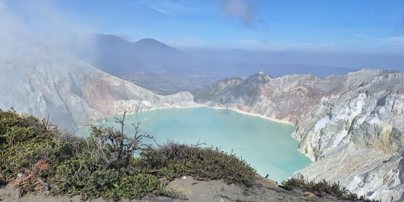 Tour Ijen 2H dari Bali – Selesai Surabaya/Malang Kawah Ijen tour dari Bali dan finish di Surabaya atau Malang 2 hari perjalanan wisata  Berkendara dari Bali ke wisata kawah Ijen tour, lalu mengantarkan anda ke Surabaya atau Malang untuk harga paket perjalanan liburan 2 hari  Kawah Ijen tour dari Bali, Bali to Ijen tour 2 hari, Wisata Ijen dari Bali, Bali ke Kawah Ijen finish Surabay Banyuwangi Ijen Travel
