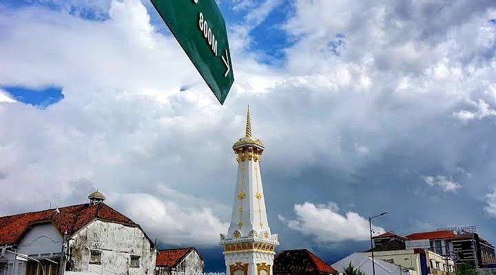 1 Hari di Jantung Budaya Jogja 1 Hari di Jantung Budaya Jogja – Tour Heritage Yogyakarta 1 Hari Nikmati trip sehari penuh di Yogyakarta: kunjungi Keraton, Taman Sari, jelajah Malioboro, dan santai di Alun‑Alun Kidul. Paket praktis & lengkap Heritage Yogyak Yogyakarta day tour, heritage tour Jogja, wisata budaya Jogja, wisata sehari Yogyakarta, Keraton Yogyakarta, Banyuwangi Ijen Travel