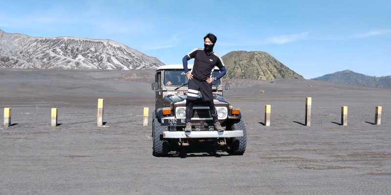Sewa Jeep Bromo Sunrise 3 View  Sewa jeep Bromo utk tujuan kawah Bromo dan area bawah gunung Bromo dengan harga super hurah Sewa jeep Bromo  via pintu masuk Ngadisari - Cemorolawang, Probolinggo dengan tujuan kawah Bromo dan area bawah gunung Bromo sewa jeep bromo, sewa jeep bromo probolinggo, sewa jeep kawah bromo, sewa jeep gunung bromo, jeep bromo Banyuwangi Ijen Travel