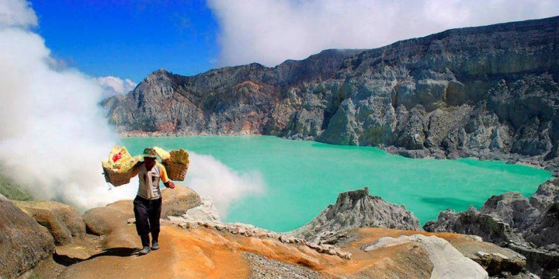 Touring Banyuwangi Touring Banyuwangi Touring Banyuwangi dengan Fasilitas Lengkap dan Pelayanan Terbaik,Profesional,Aman dan Nyaman di Banyuwangi Touring Banyuwangi Banyuwangi Ijen Travel