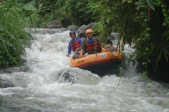 Trans Kawah Ijen dan Banyuwangi Rafting 1H Banyuwangi trip 1 hari untuk tour api biru kawah Ijen dan Banyuwangi rafting dgn paket wisata murah Paket wisata murah di Banyuwangi utk 1 hari trip ke kawah Ijen dan Banyuwangi rafting tour banyuwangi rafting tour, paket rafting banyuwangi, wisata rafting banyuwangi, wisata ijen banyuwangi Banyuwangi Ijen Travel